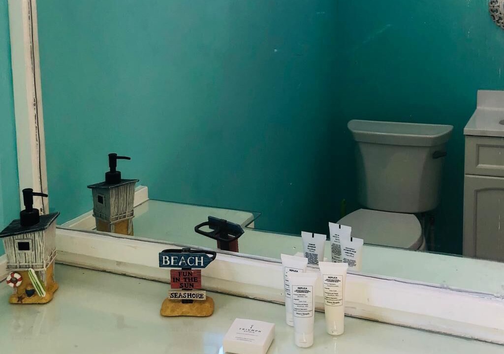Photo of Bathroom in Leeward Settlement
