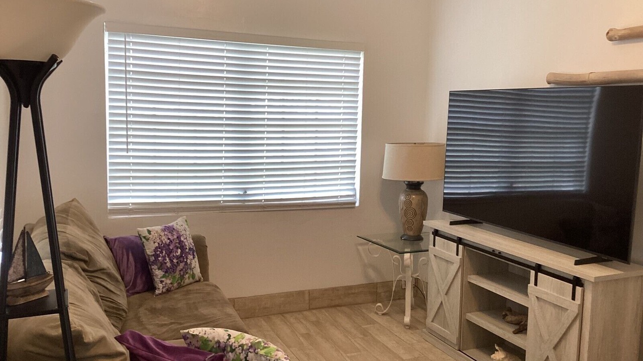 Photo of Livingroom in Cockburn Town