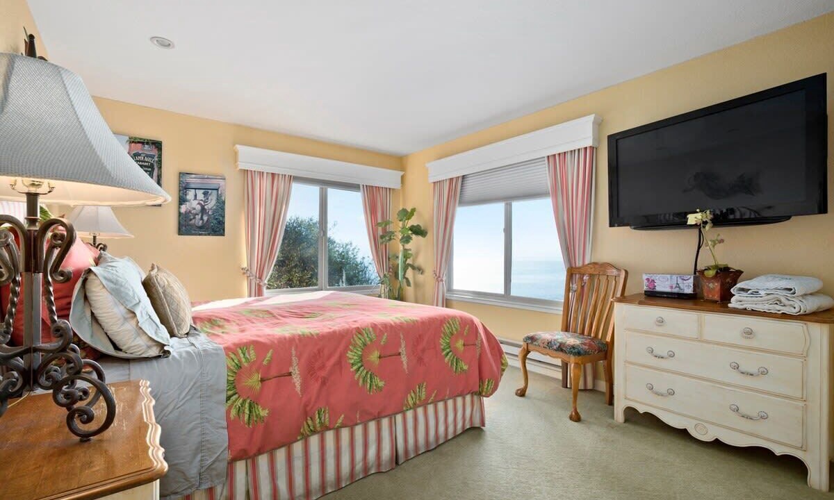Photo of Bedroom in Rio del Mar