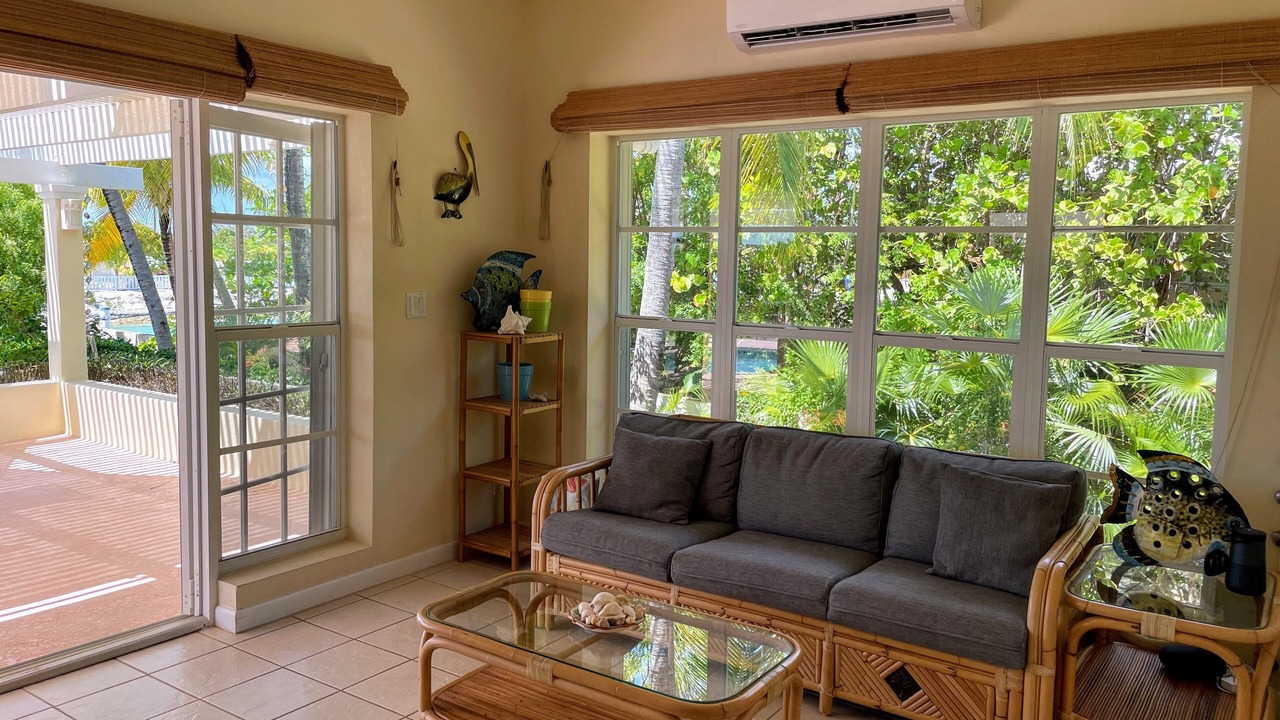 Photo of Livingroom in Leeward Settlement