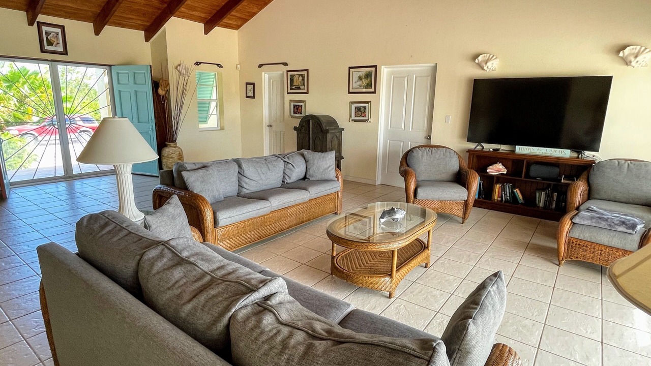 Photo of Livingroom in Leeward Settlement