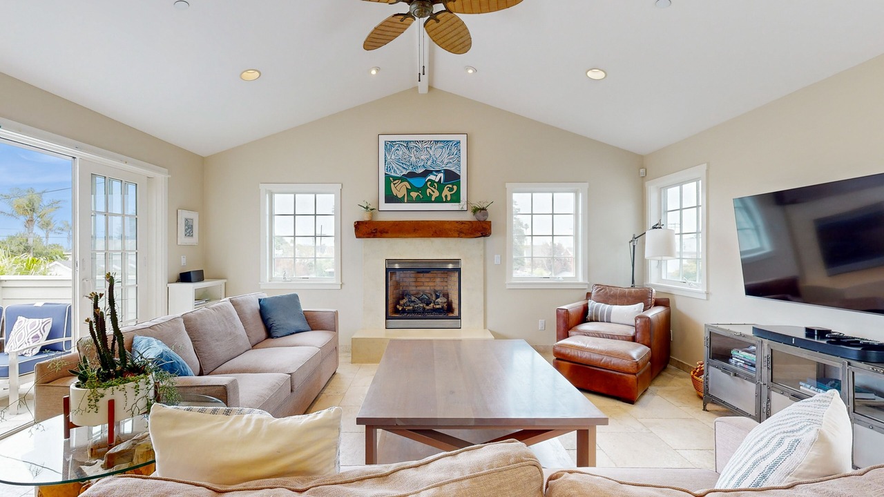 Photo of Livingroom in Opal Cliffs