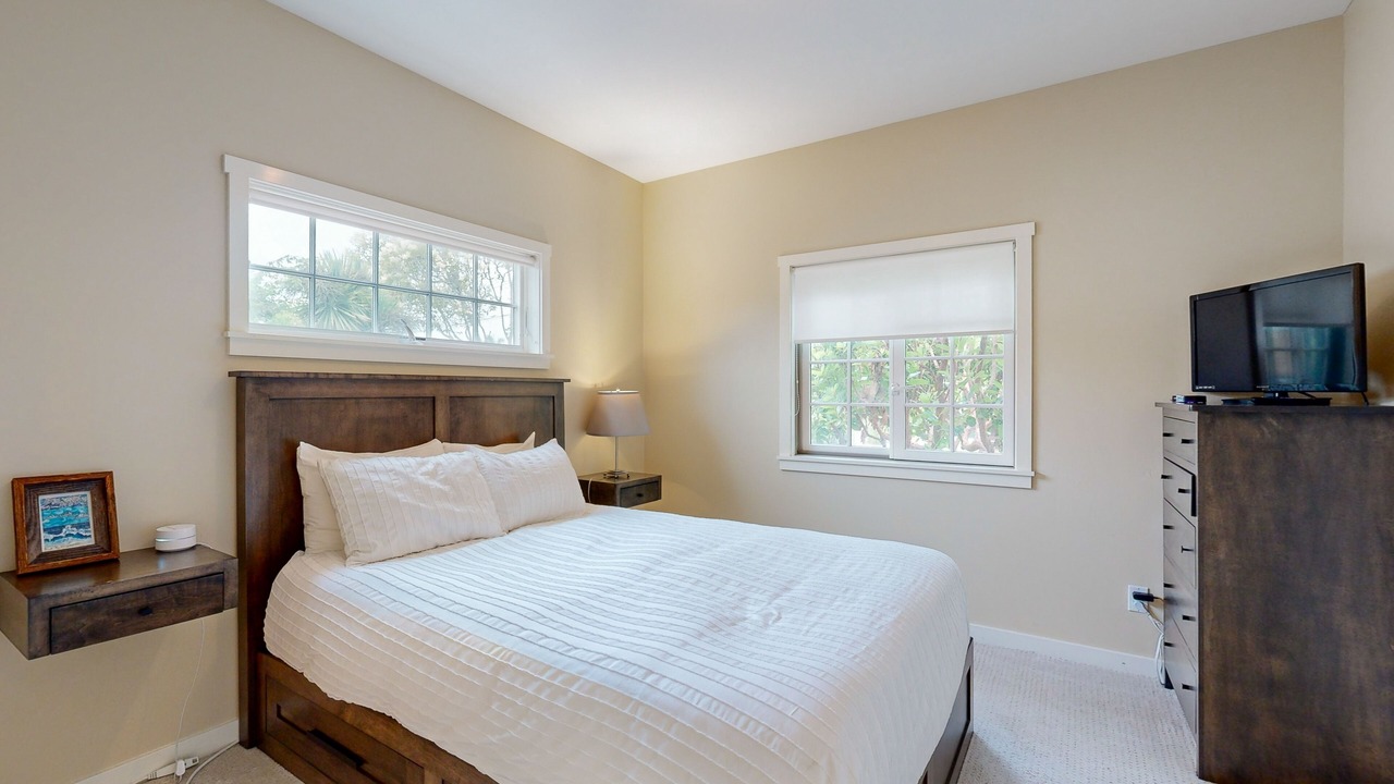 Photo of Bedroom in Opal Cliffs