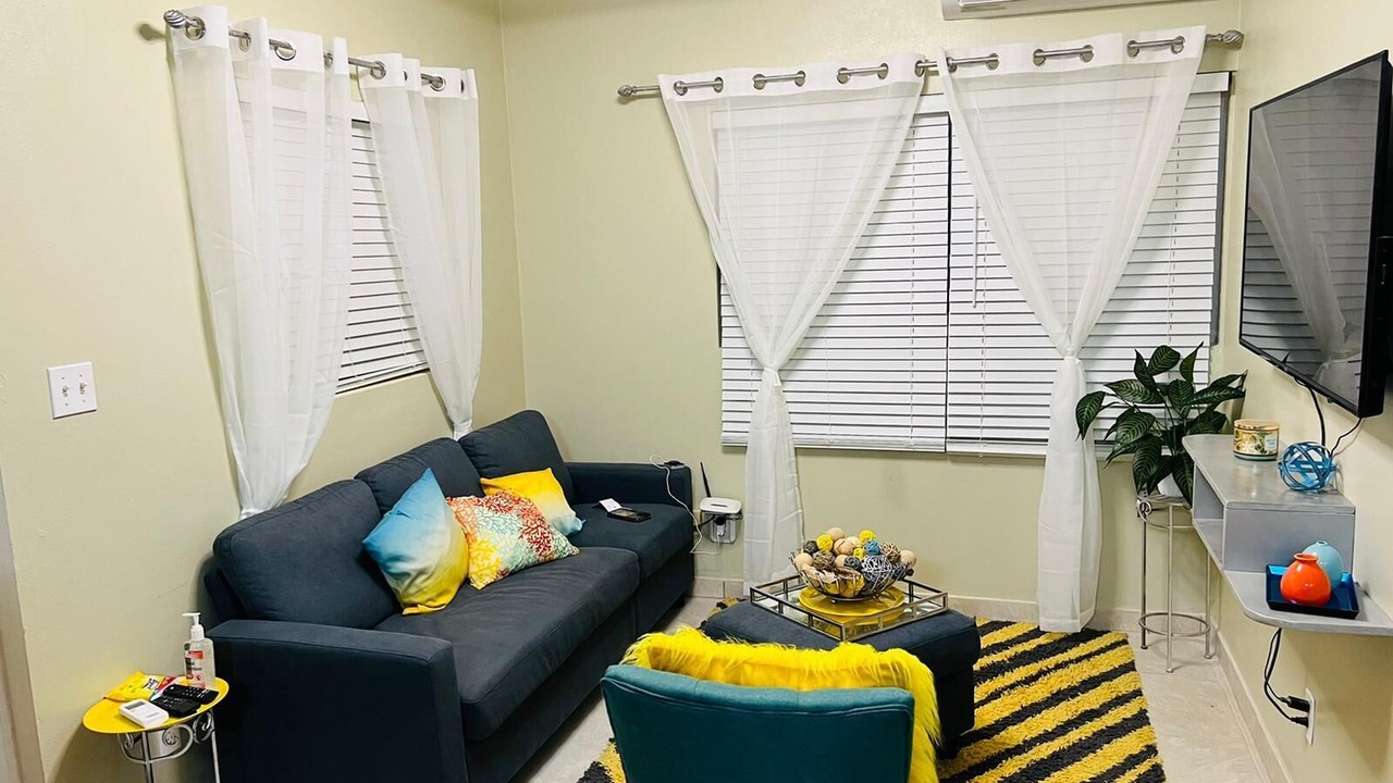 Photo of Livingroom in Cockburn Town