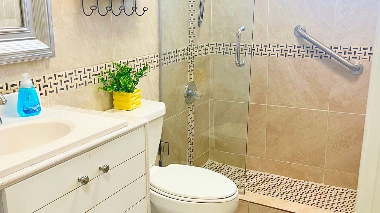 Photo of Bathroom in Cockburn Town