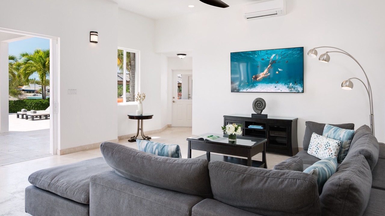 Photo of Livingroom in Leeward Settlement