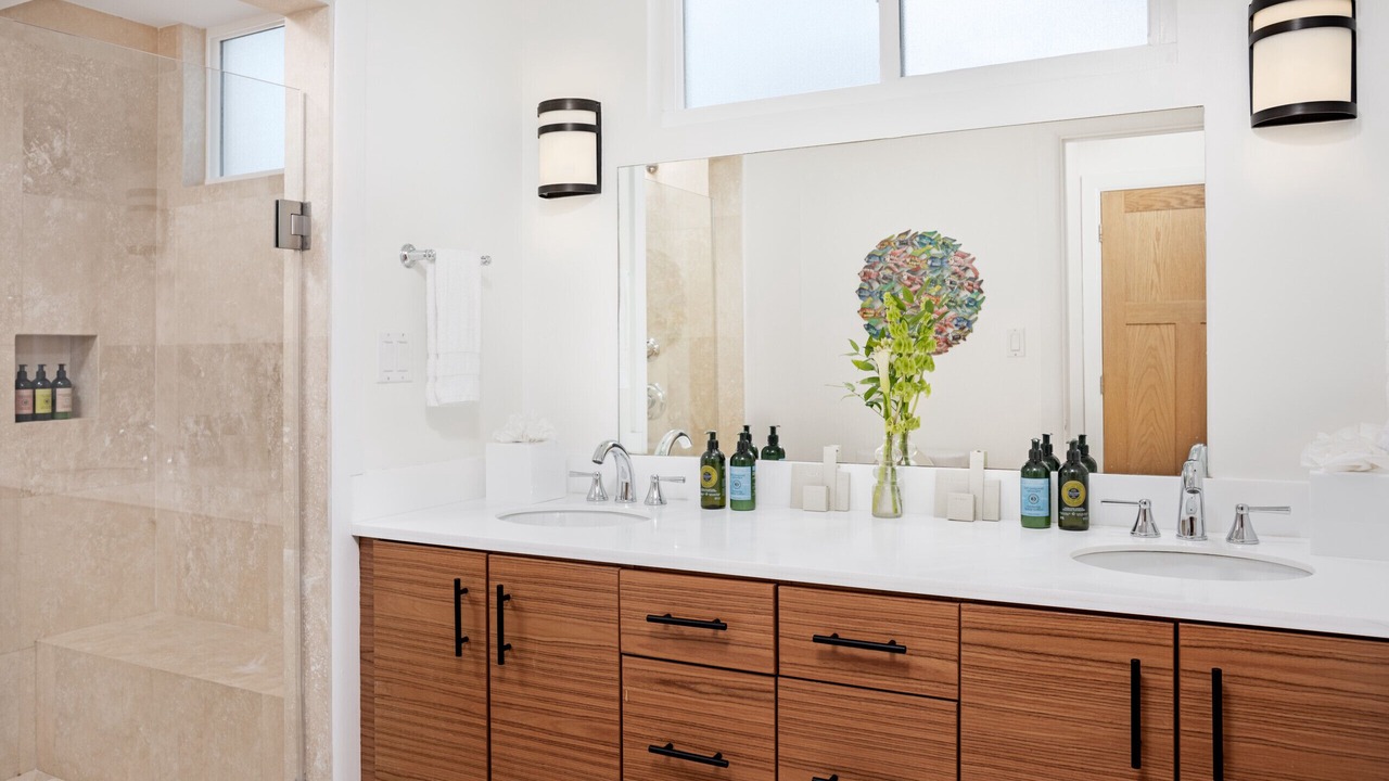 Photo of Bathroom in Leeward Settlement