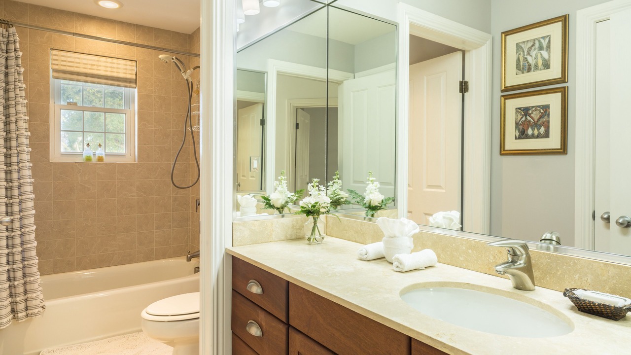 Photo of Bathroom in Venetian Road Settlement