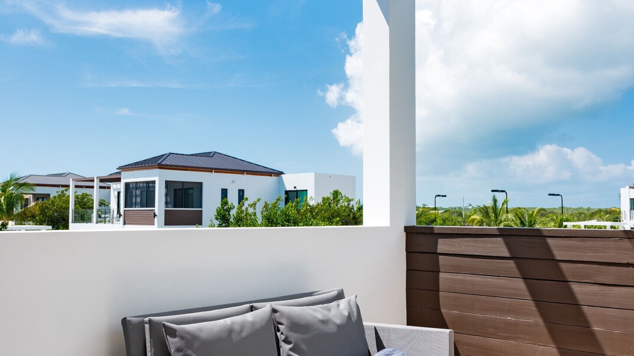 Photo of Patio Balcony in Leeward Settlement