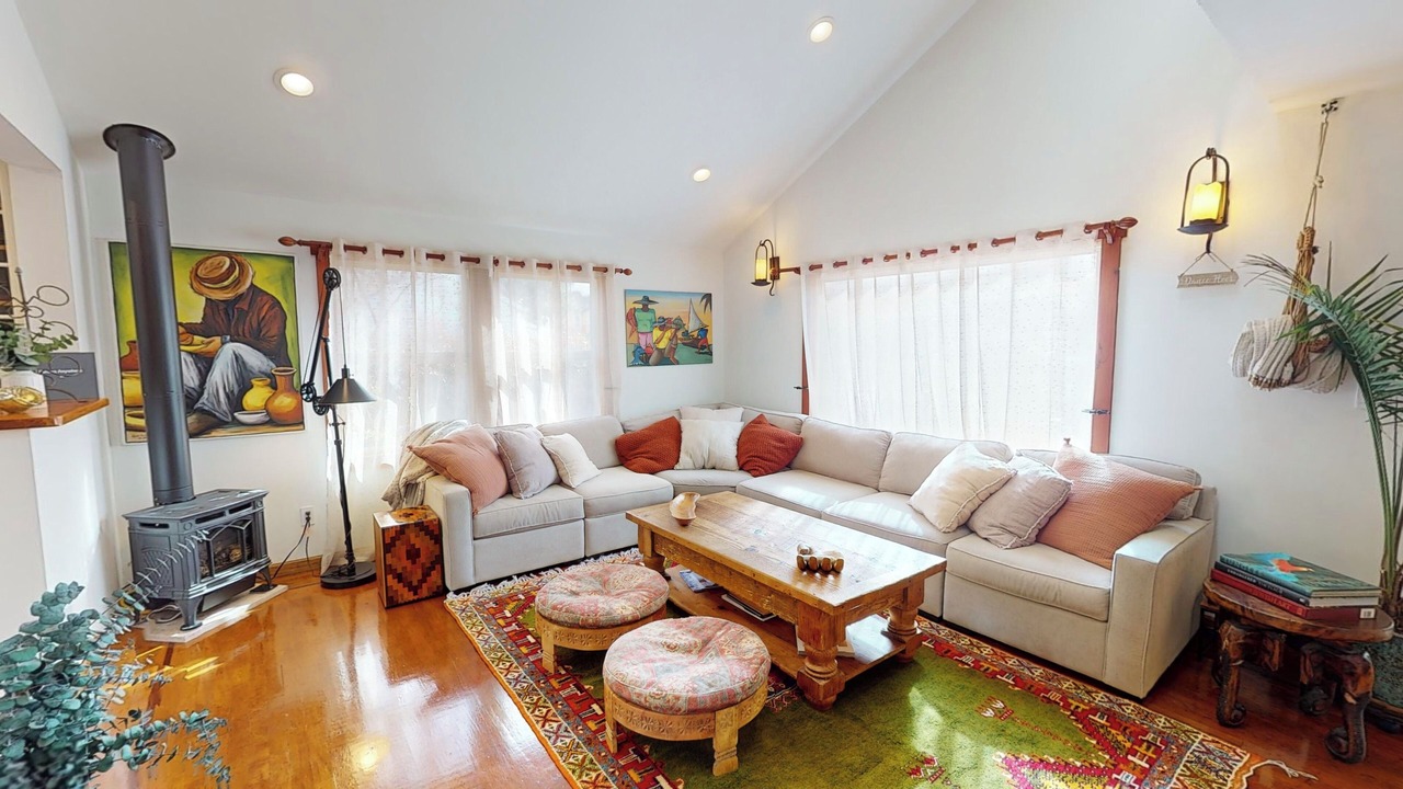 Photo of Livingroom in Seabright