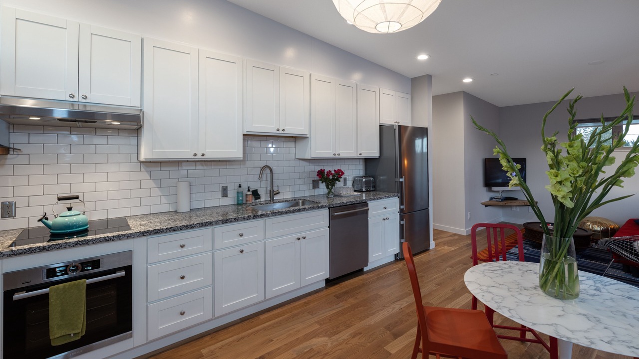 Photo of Kitchen in Circles