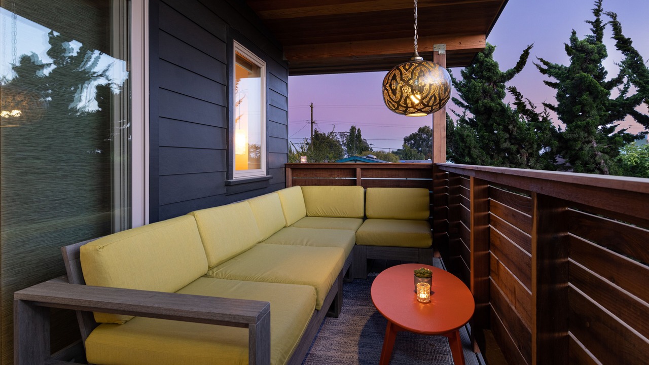Photo of Outdoor in Circles