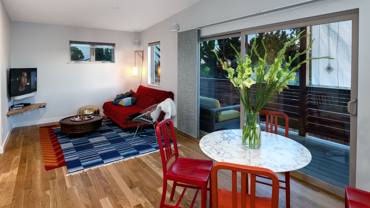 Photo of Livingroom in Circles