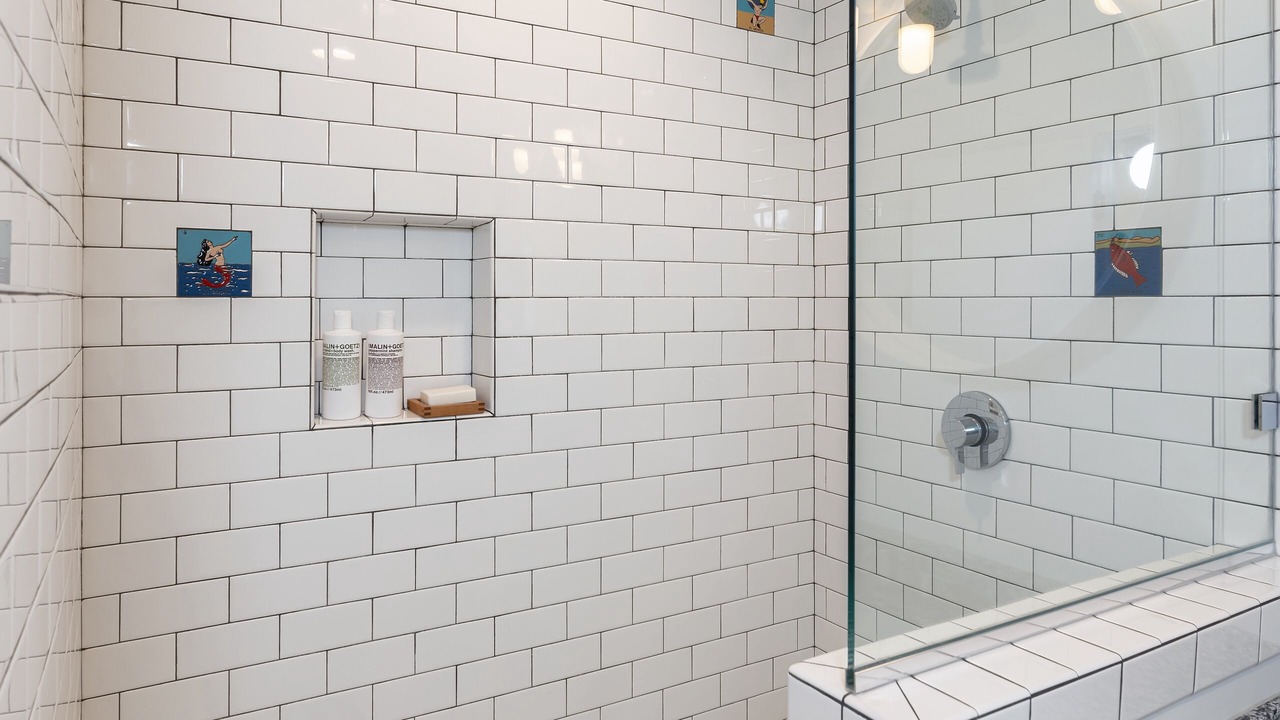 Photo of Bathroom in Circles