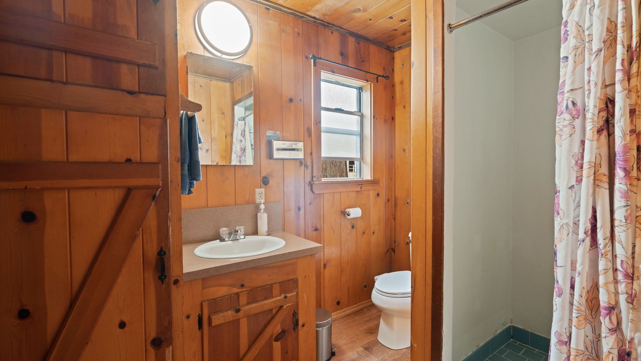 Photo of Bathroom in Boulder Creek