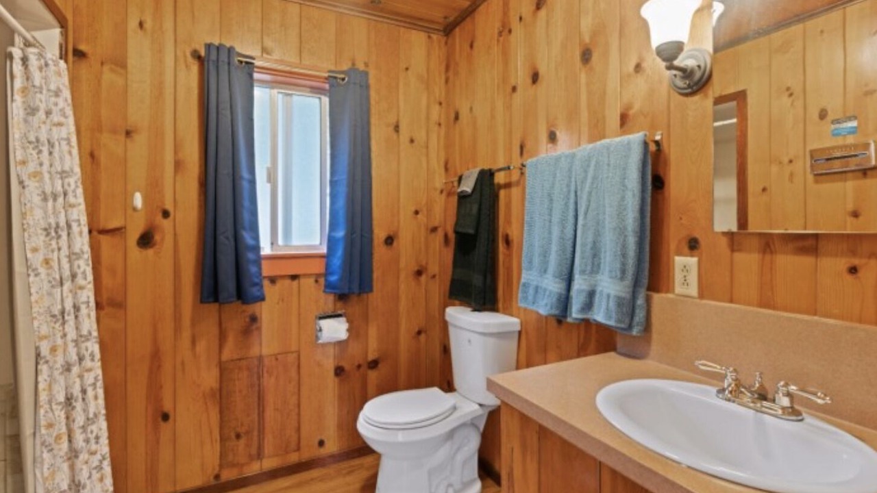 Photo of Bathroom in Boulder Creek