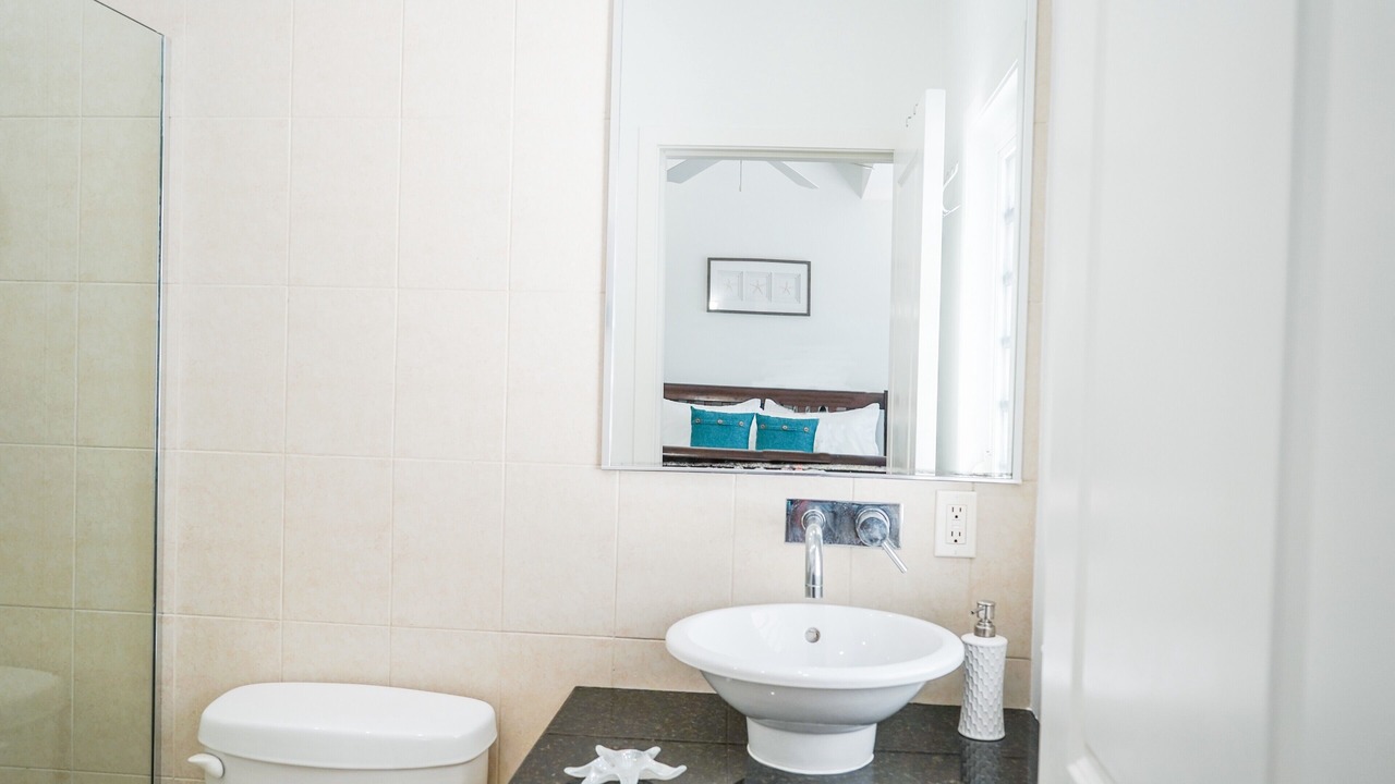 Photo of Bathroom in Venetian Road Settlement