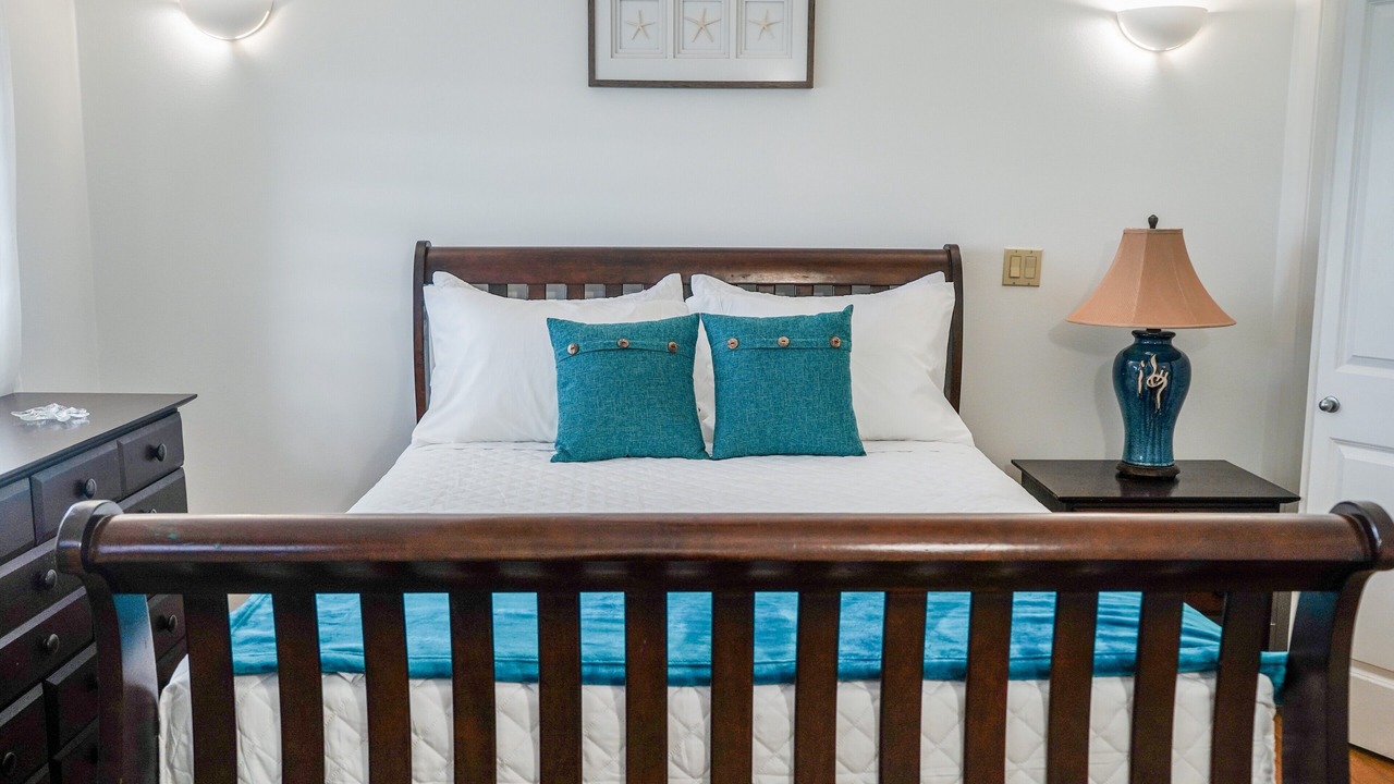 Photo of Bedroom in Venetian Road Settlement