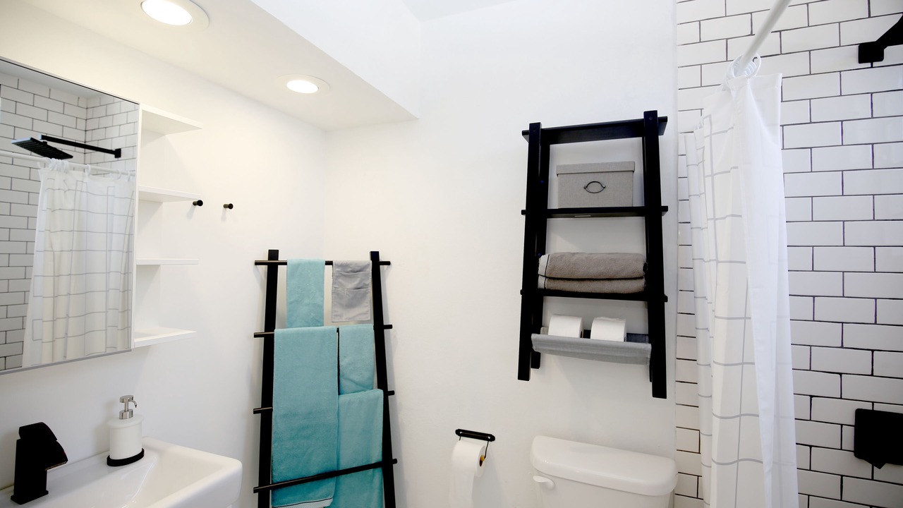 Photo of Bathroom in Cockburn Town