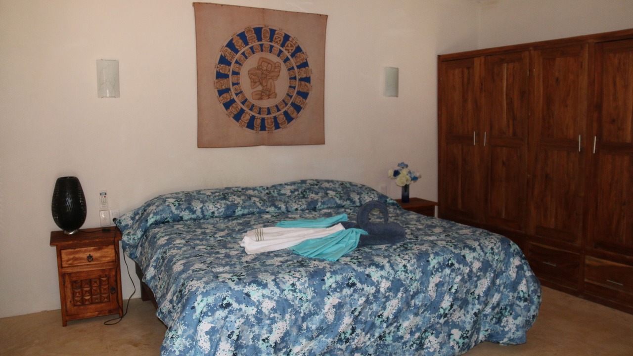 Photo of Bedroom in Francisco Uh May
