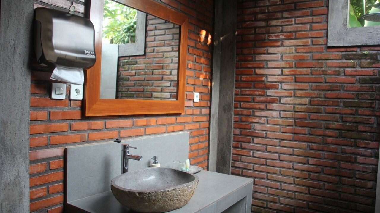 Photo of Bathroom in Bukti