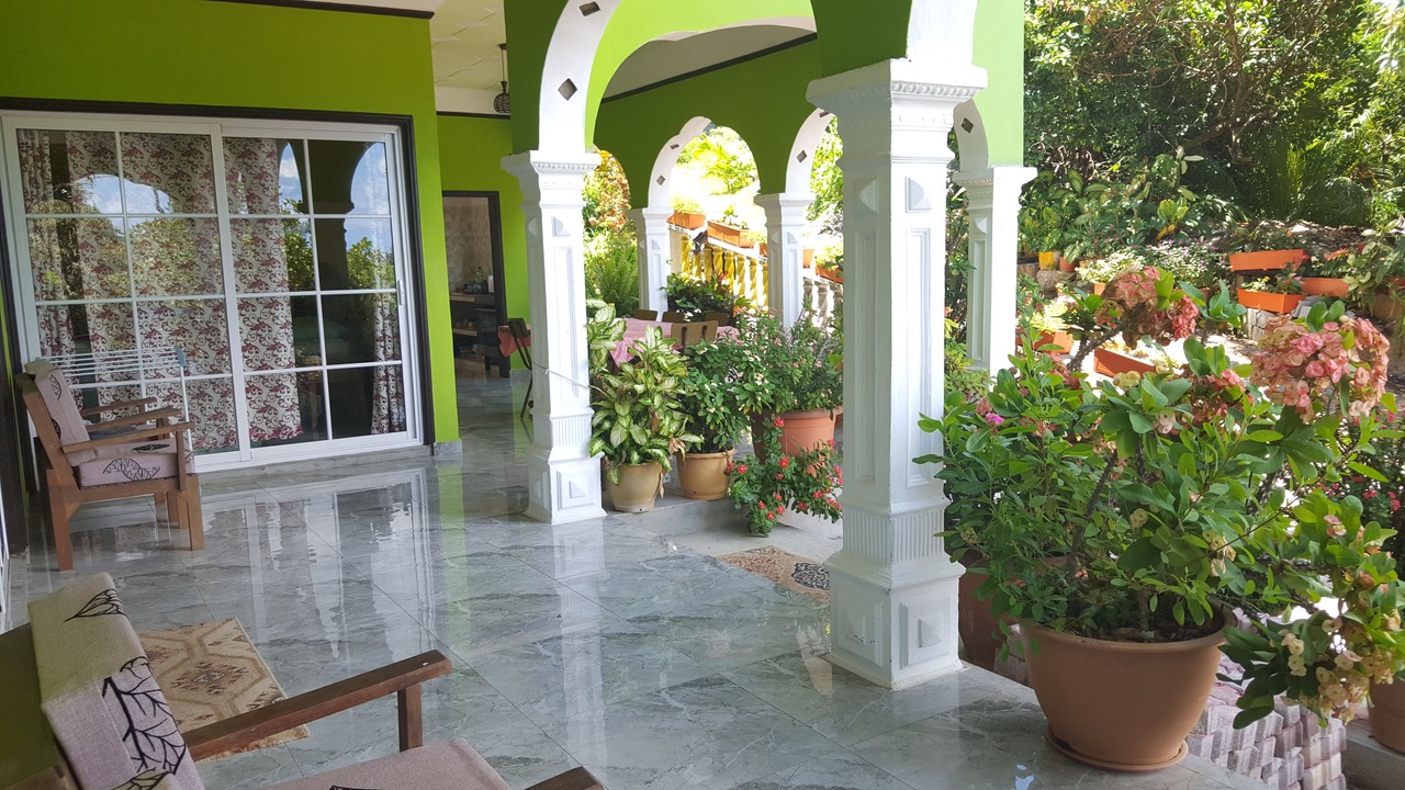Photo of Patio Balcony in La Passe