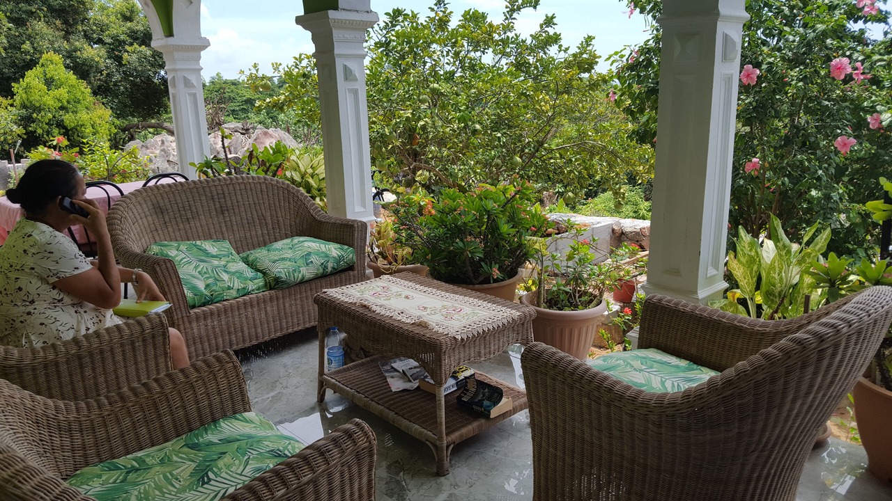 Photo of Patio Balcony in La Passe