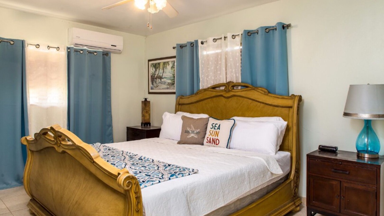 Photo of Bedroom in North Caicos