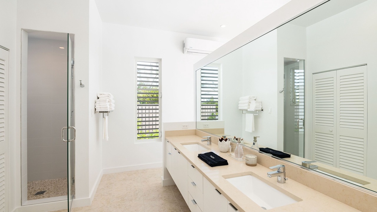 Photo of Bathroom in Leeward Settlement