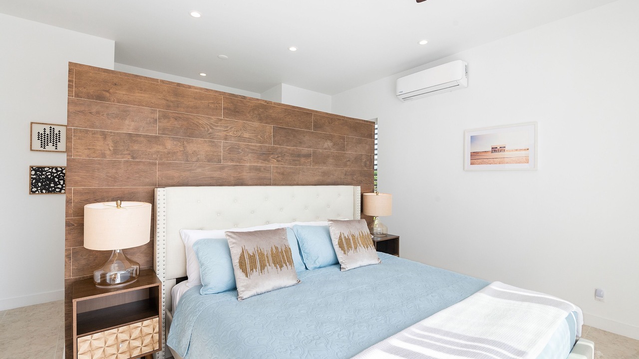 Photo of Bedroom in Leeward Settlement