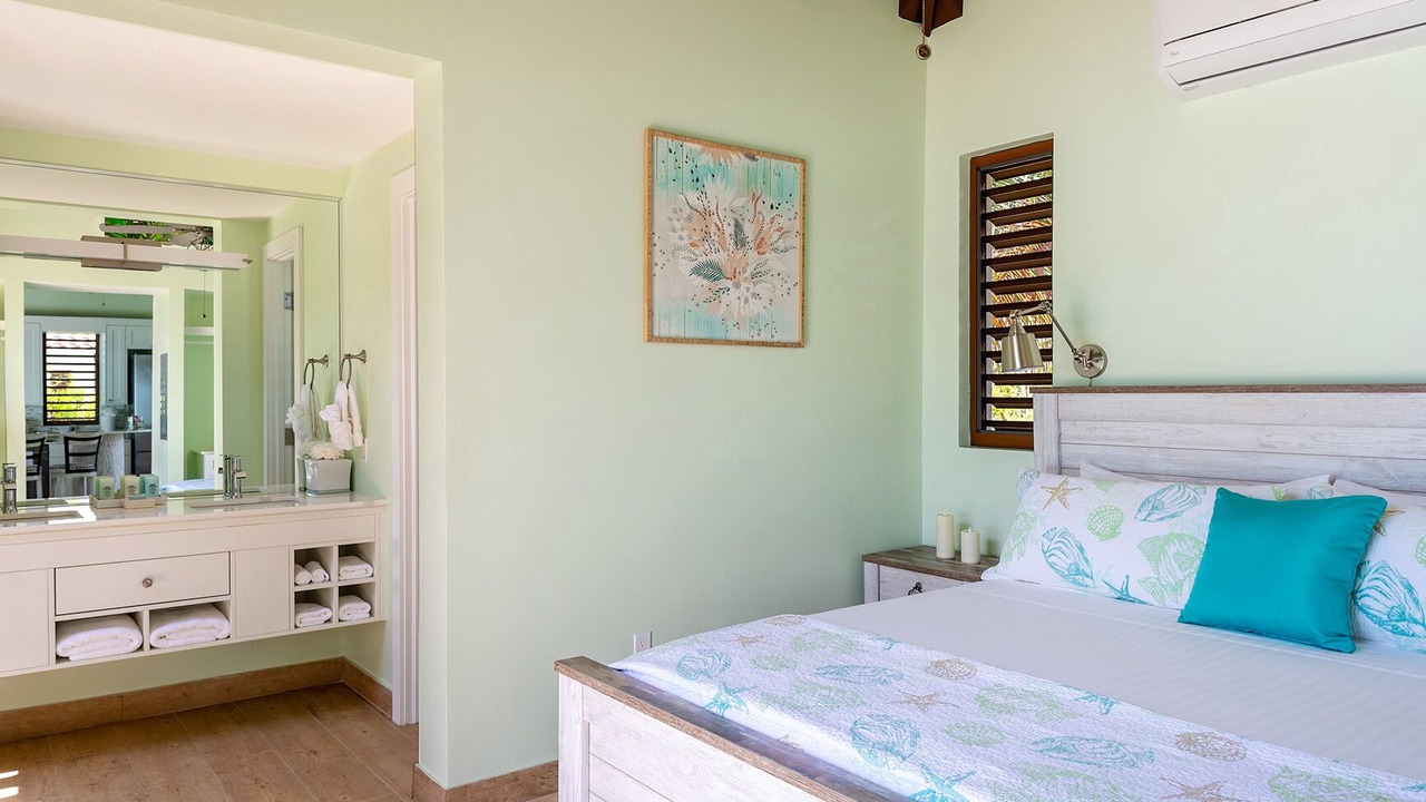 Photo of Bedroom in Long Bay