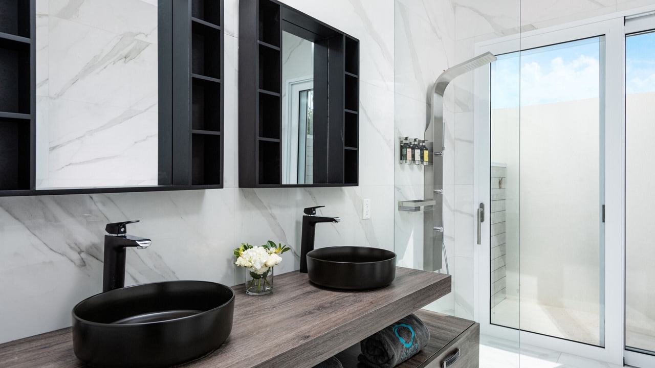 Photo of Bathroom in Leeward Settlement