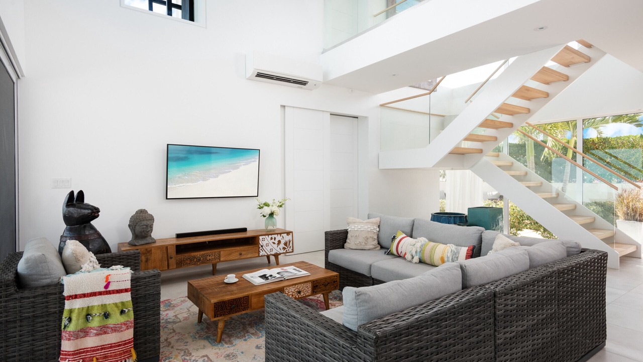 Photo of Livingroom in Leeward Settlement