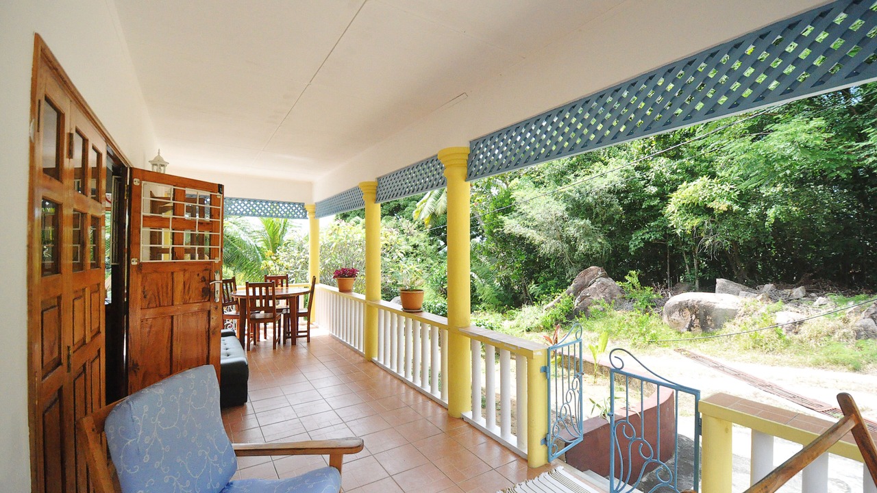 Photo of Patio Balcony in Praslin Island
