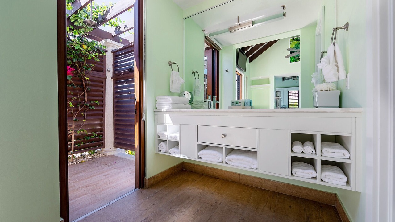 Photo of Bathroom in Long Bay