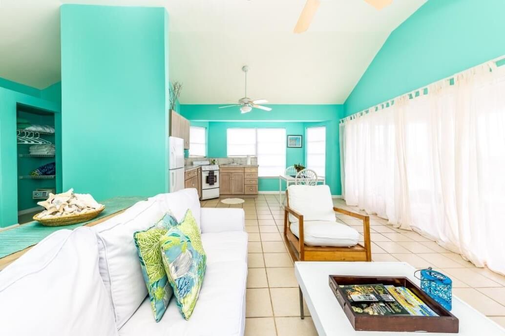Photo of Livingroom in Conch Bar