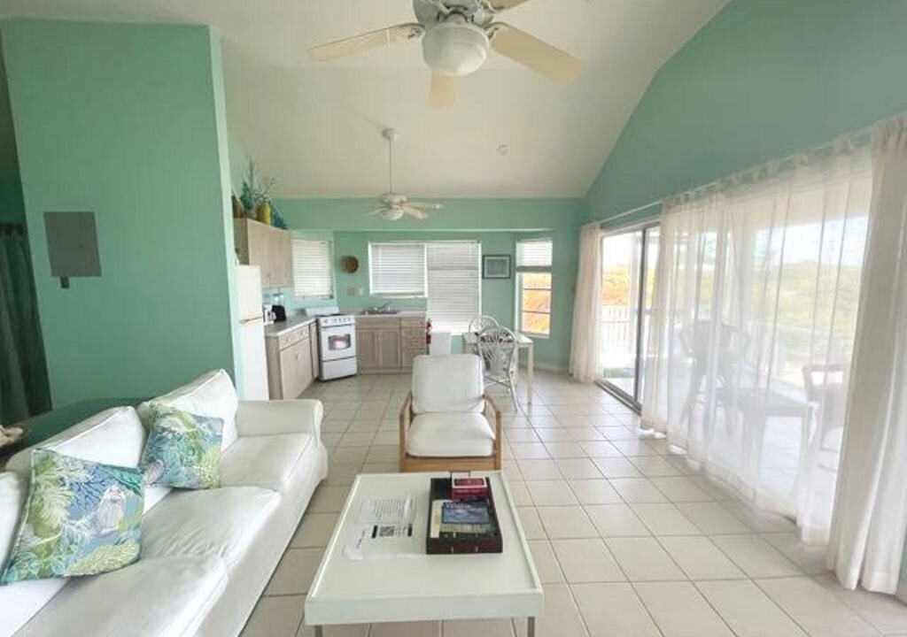Photo of Livingroom in Conch Bar