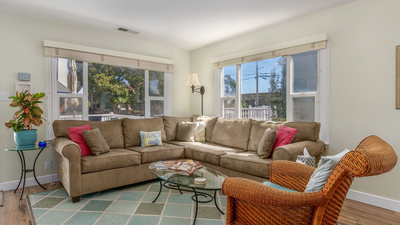 Photo of Livingroom in Eastside Santa Cruz