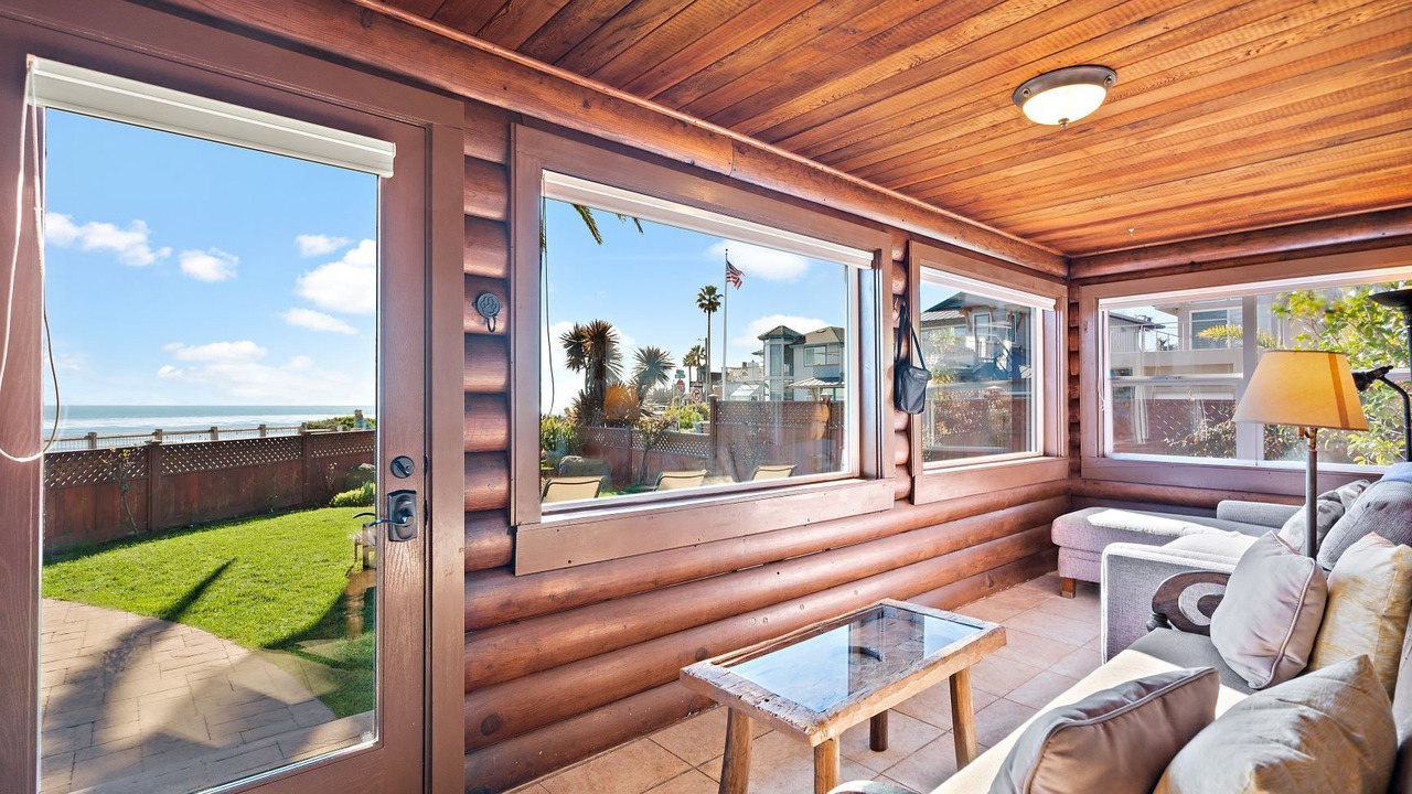 Photo of Livingroom in Opal Cliffs