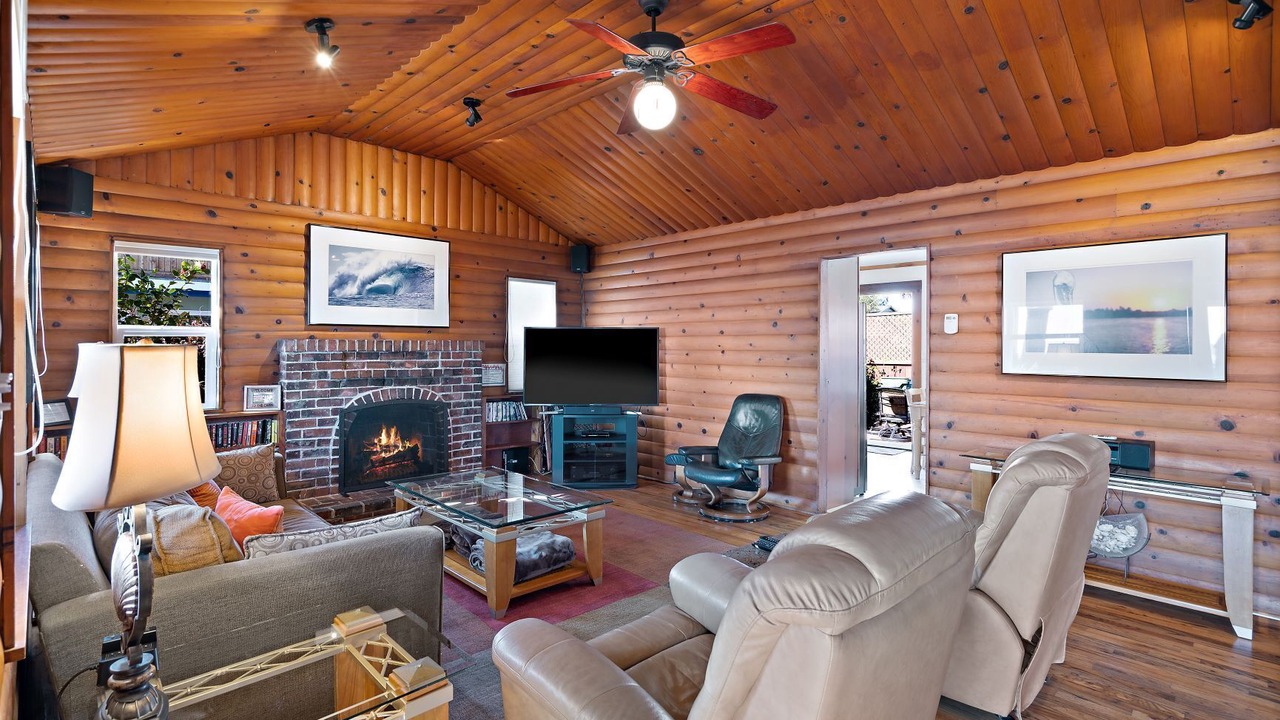 Photo of Livingroom in Opal Cliffs