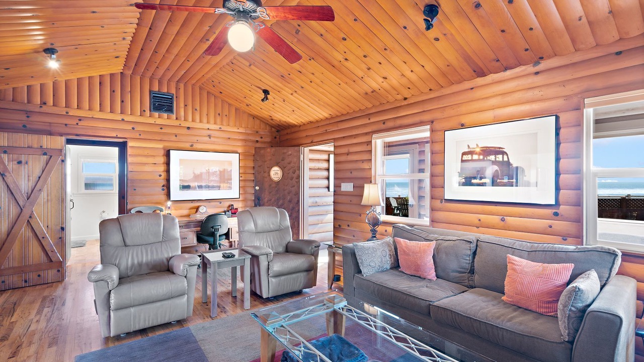 Photo of Livingroom in Opal Cliffs