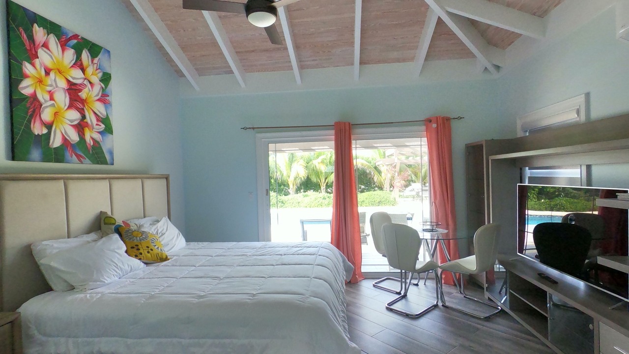 Photo of Bedroom in Long Bay
