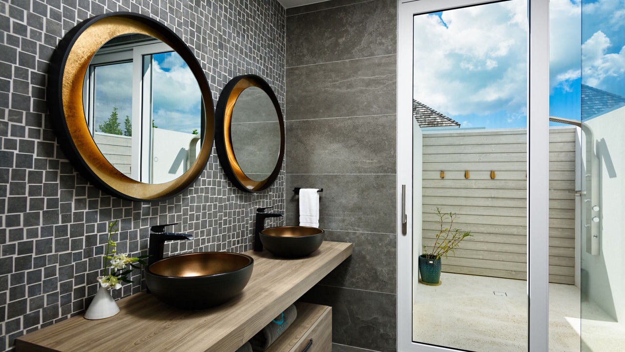 Photo of Bathroom in Leeward Settlement