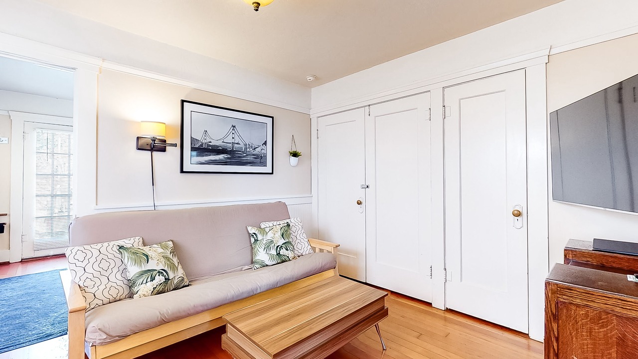 Photo of Livingroom in Beach Hill - Beach Flats