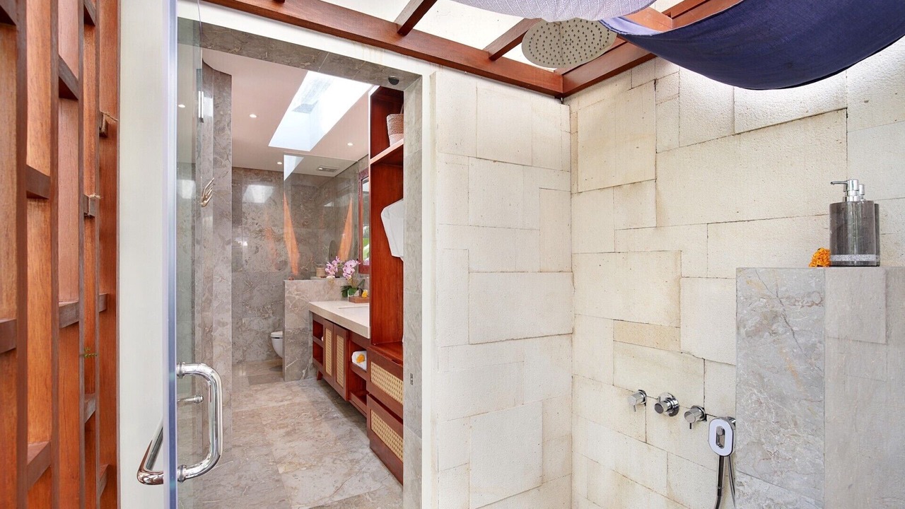 Photo of Bathroom in Sambahan