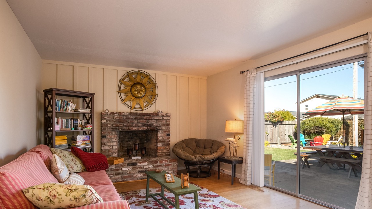 Photo of Livingroom in Westside Santa Cruz