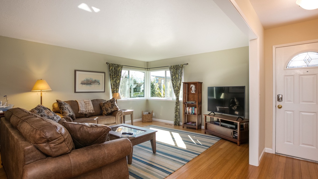Photo of Livingroom in Westside Santa Cruz