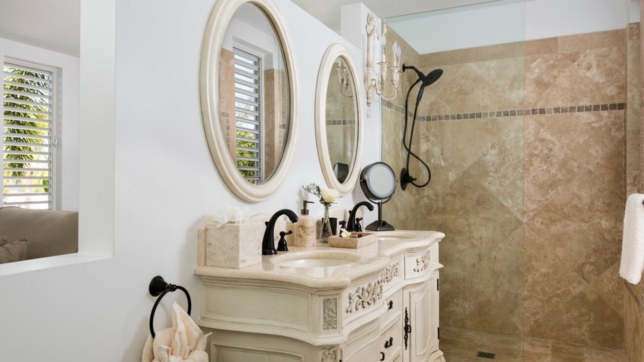 Photo of Bathroom in Long Bay