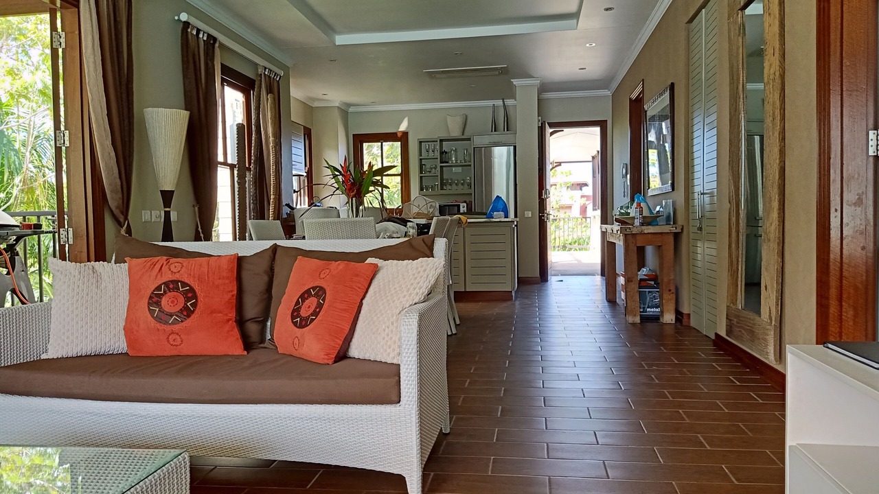 Photo of Livingroom in Eden Island