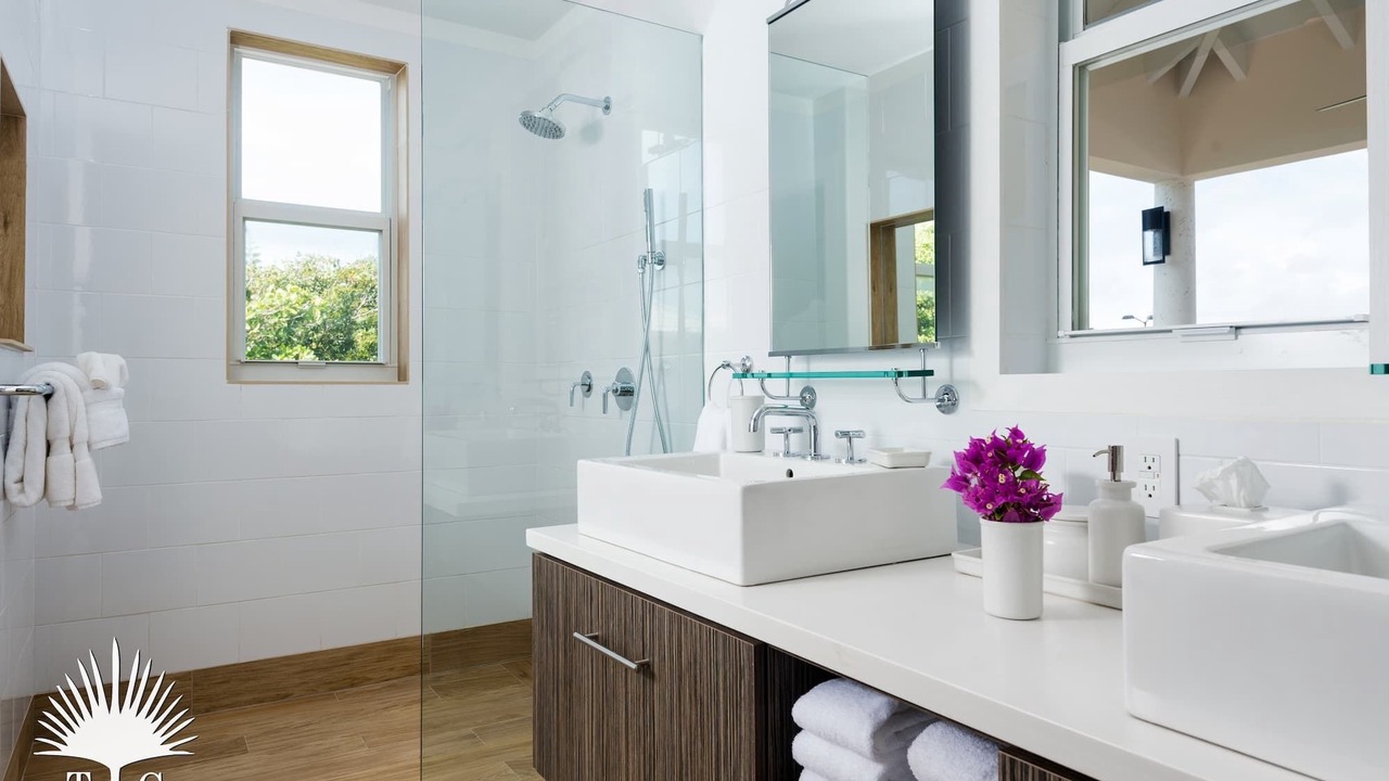 Photo of Bathroom in Long Bay Hills